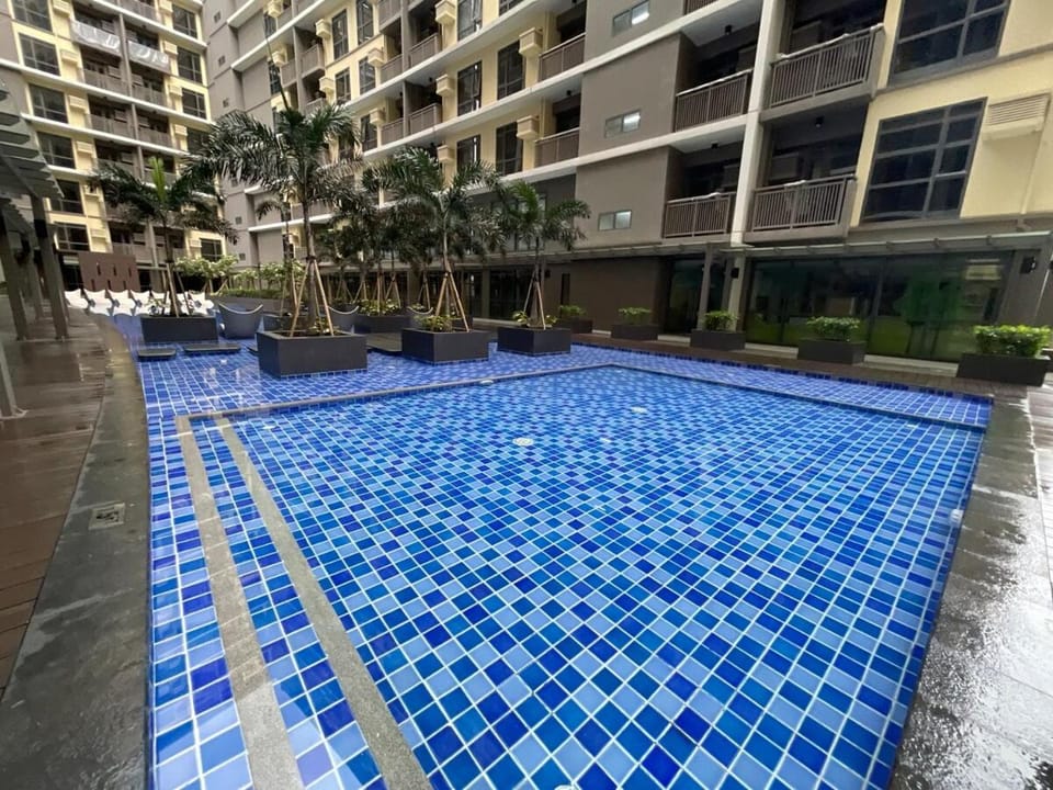 Lovely 1BR near Solaire, Okada I 5mins to Airport Apartment in Pasay