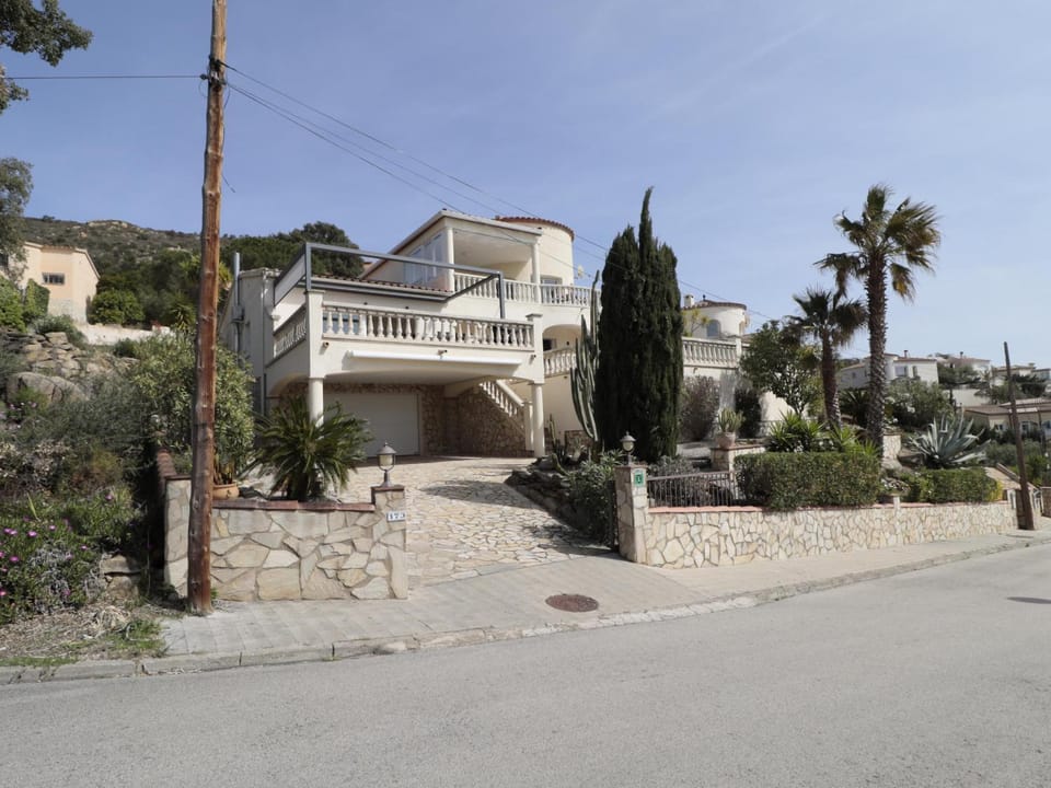 Casa lujosa con piscina privada en Costa Brava - ES-366-6 Villa in Alt Empordà