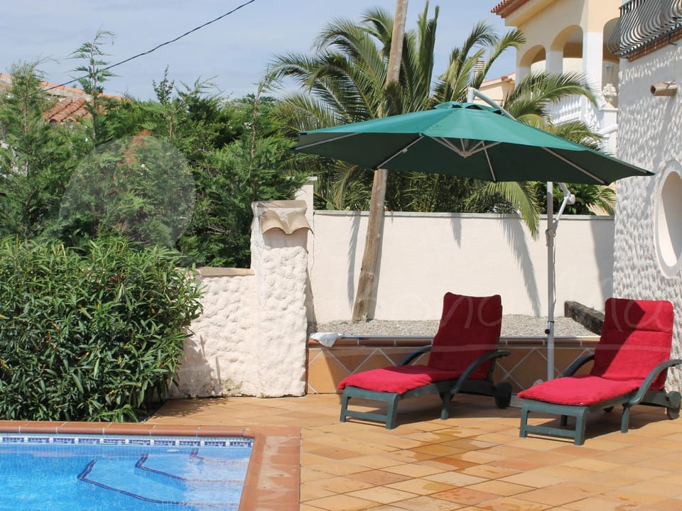Casa Moderna con Piscina Privada, 6 Personas, Rosas - ES-366-5 Villa in Alt Empordà