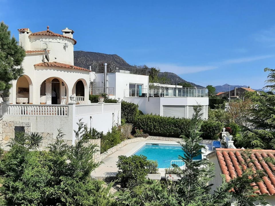 Casa de vacaciones con piscina privada en España - ES-366-12 Villa in Alt Empordà