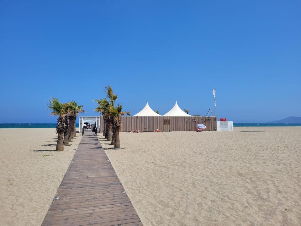 Beau studio cabine avec parking et climatisation, idéal pour 4 personnes - FR-1-794-161 Cabin in Canet-en-Roussillon