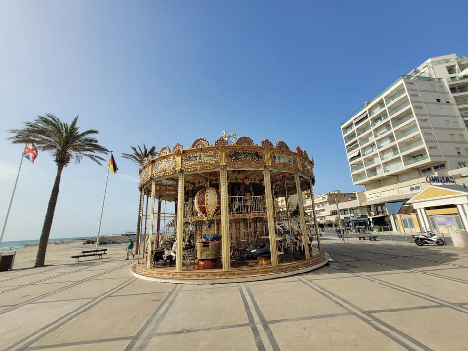 Beau studio cabine avec parking et climatisation, idéal pour 4 personnes - FR-1-794-161 Cabin in Canet-en-Roussillon