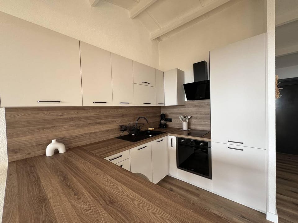 Villa T3 rénovée, 4 pers, face mer, clim, WiFi, Port Leucate Villa in Leucate