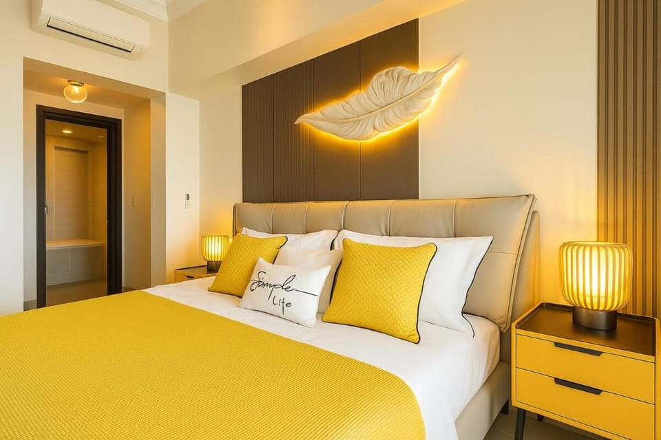 Rare 3BR Modern Penthouse in BGC II Sleeps 12pax Apartment in Makati
