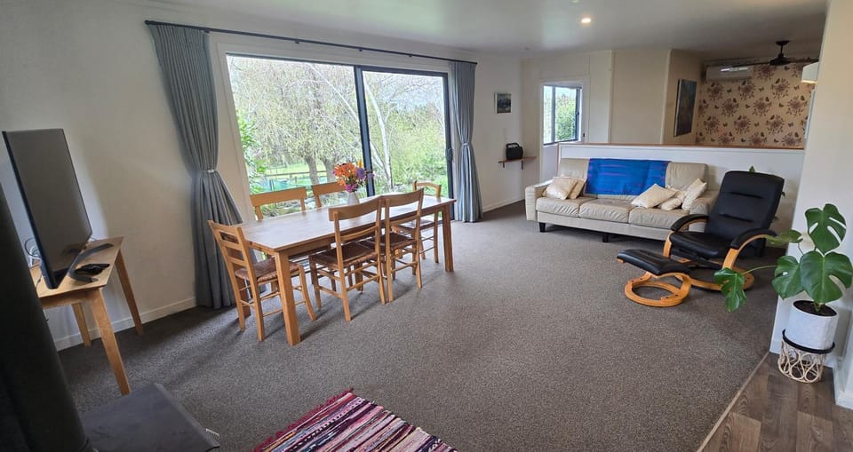 Living room, Dining area, Garden view
