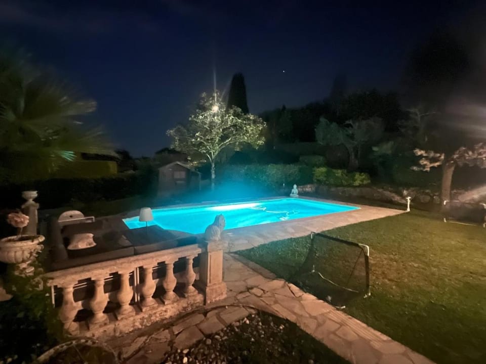 Charming Provençal Villa with pool and garden Villa in Mougins