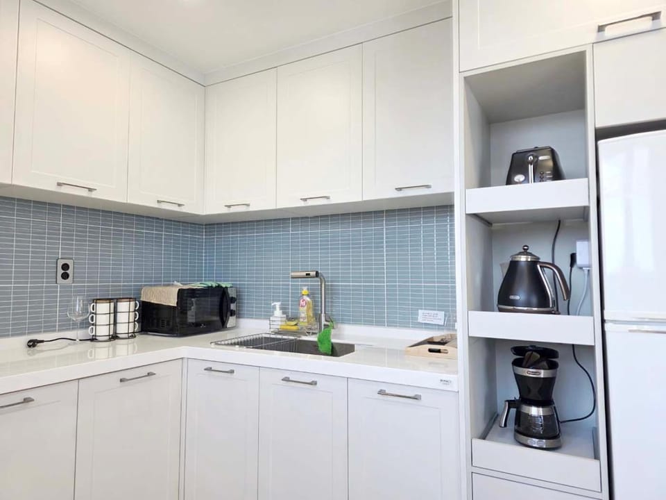 Coffee/tea facilities, Breakfast, microwave, toaster