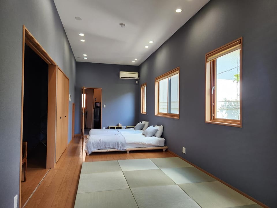 Bed, Bedroom, air conditioner