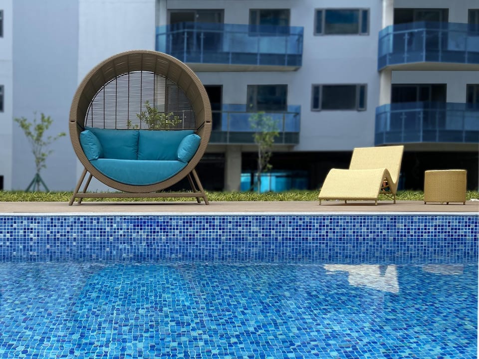 Swimming pool, Swimming pool