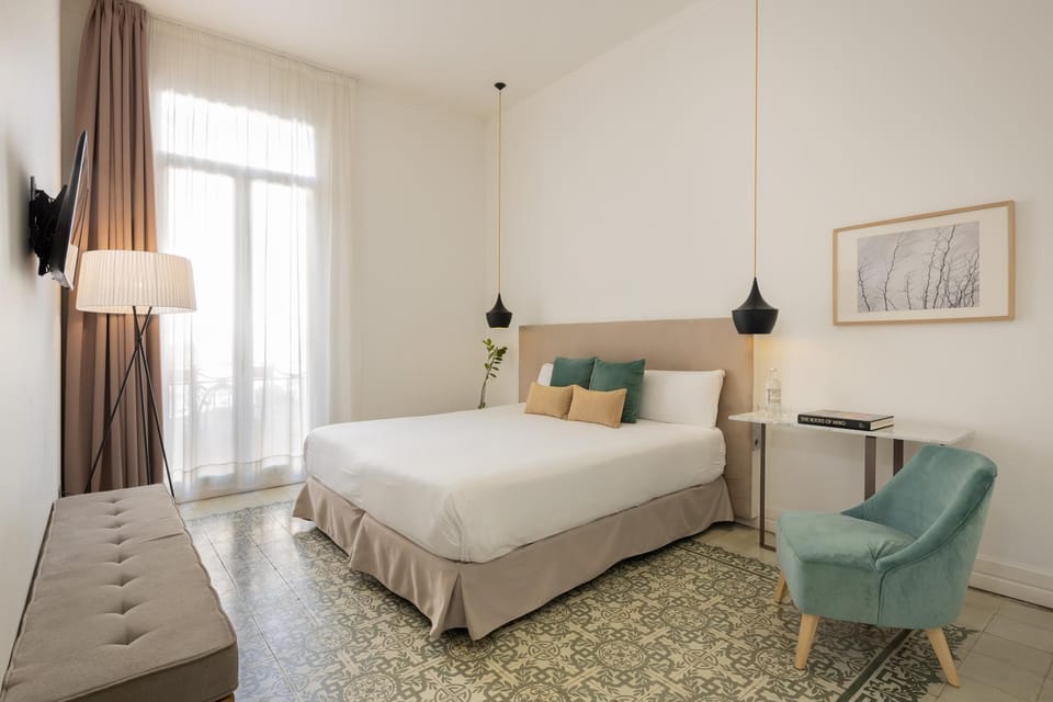 Bed, Photo of the whole room
