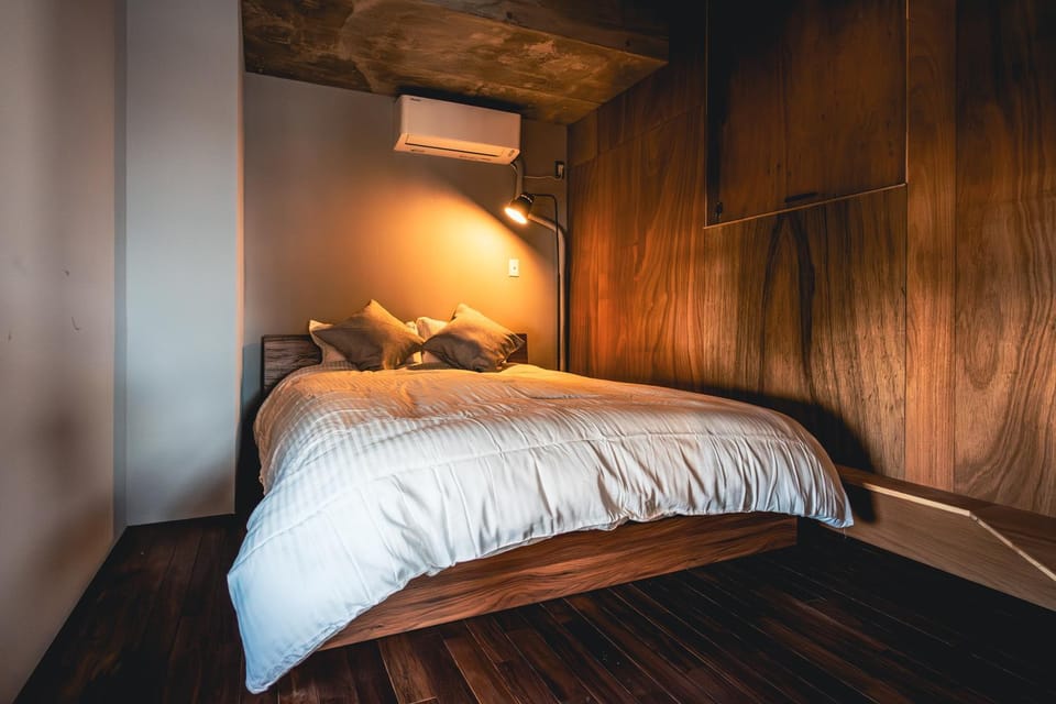Bed, Photo of the whole room, Bedroom, air conditioner
