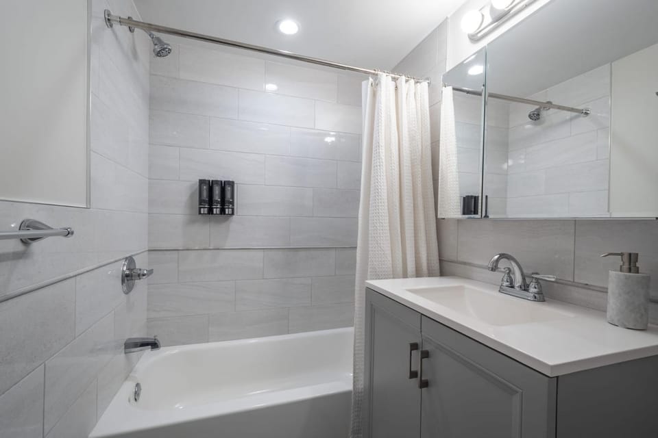 Shower, Bathroom, Bath, towels