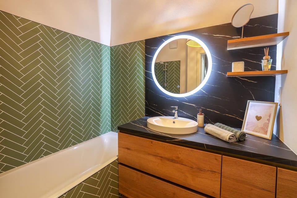 Bathroom, Bath, hair dryier
