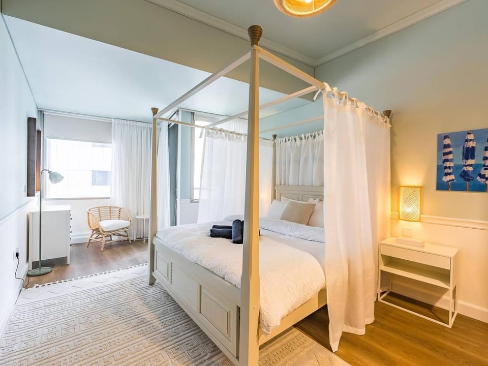Stylish 1-Bedroom with Panoramic Partial Sea View Apartment in Dubai