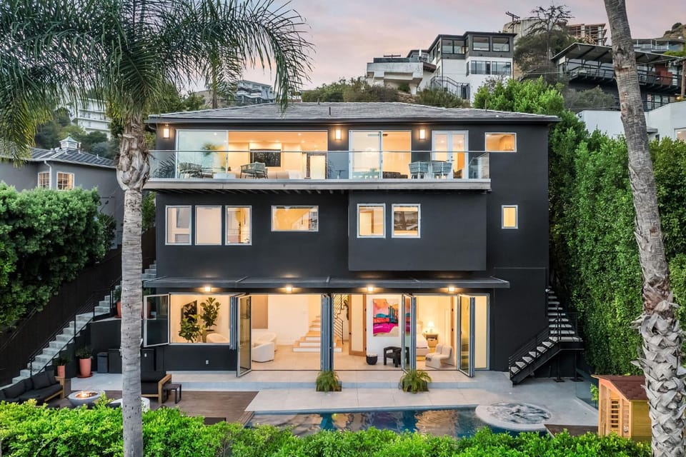 LA Reserve by Stay Awhile Villas Villa in Beverly Hills