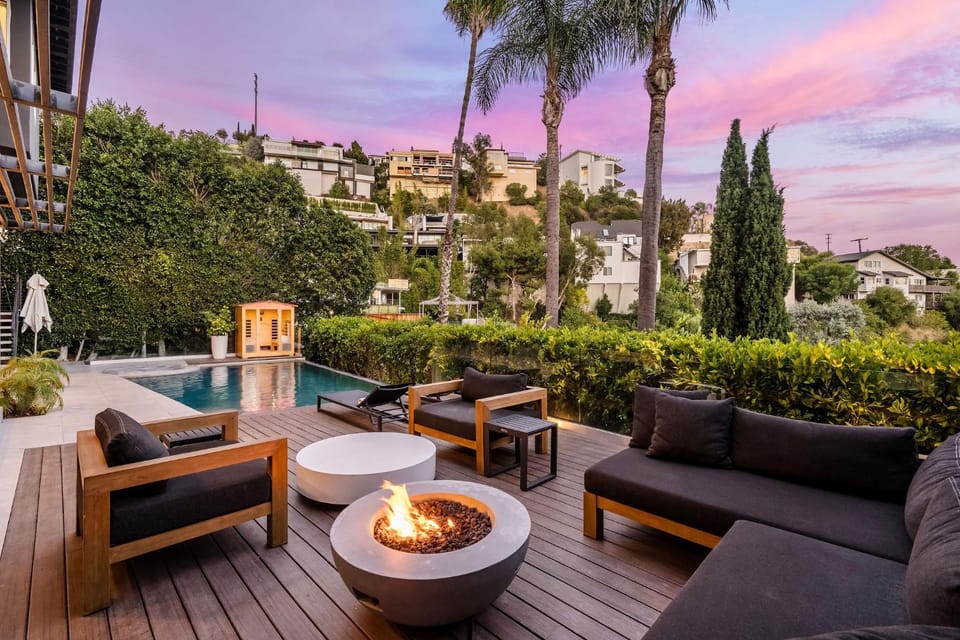LA Reserve by Stay Awhile Villas Villa in Beverly Hills