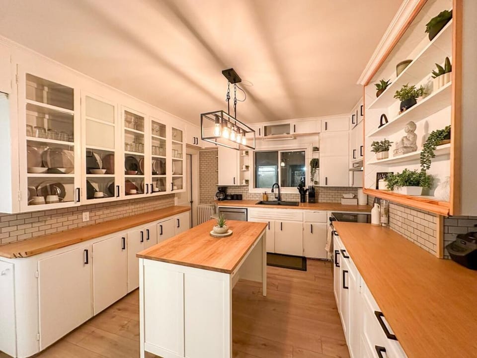 Beautiful Charming Downtown Home House in Moncton