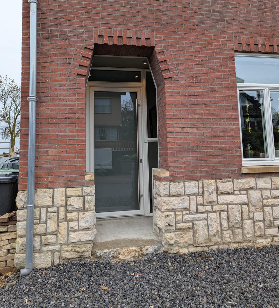 Facade/entrance