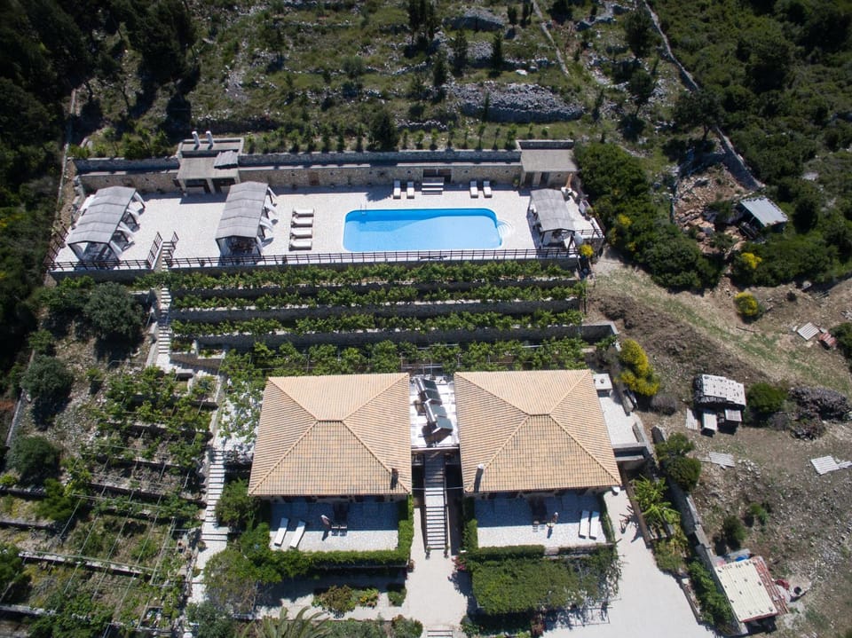 Bird's eye view, Pool view