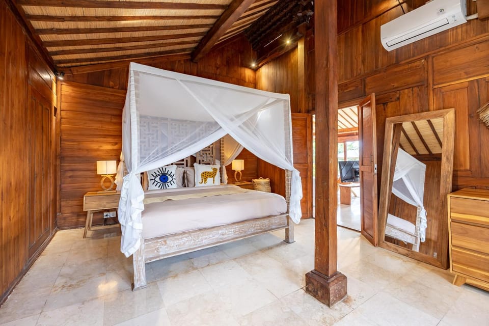 Charming 3BR Wooden Villa with Lush Garden Oasis by Santi Management Villa in North Kuta