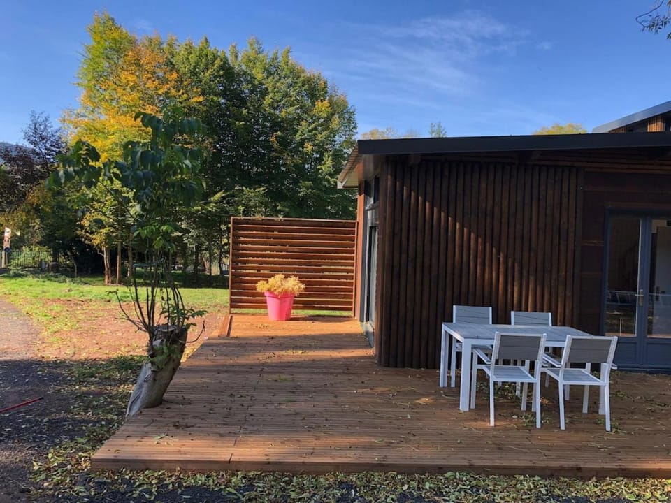 Property building, Patio, Day, Garden view