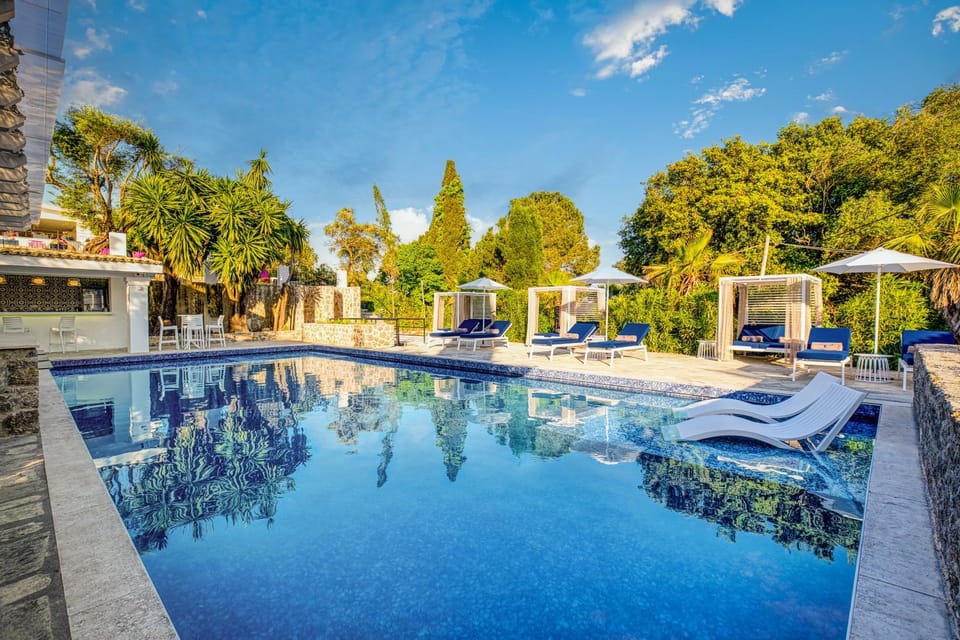 Day, Pool view, Swimming pool, sunbed