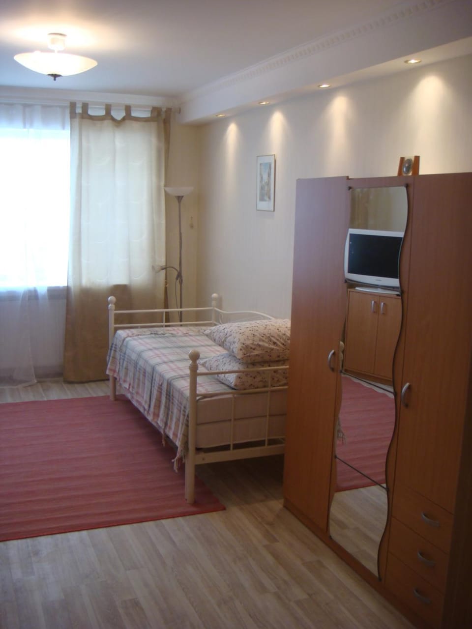 Photo of the whole room, wardrobe