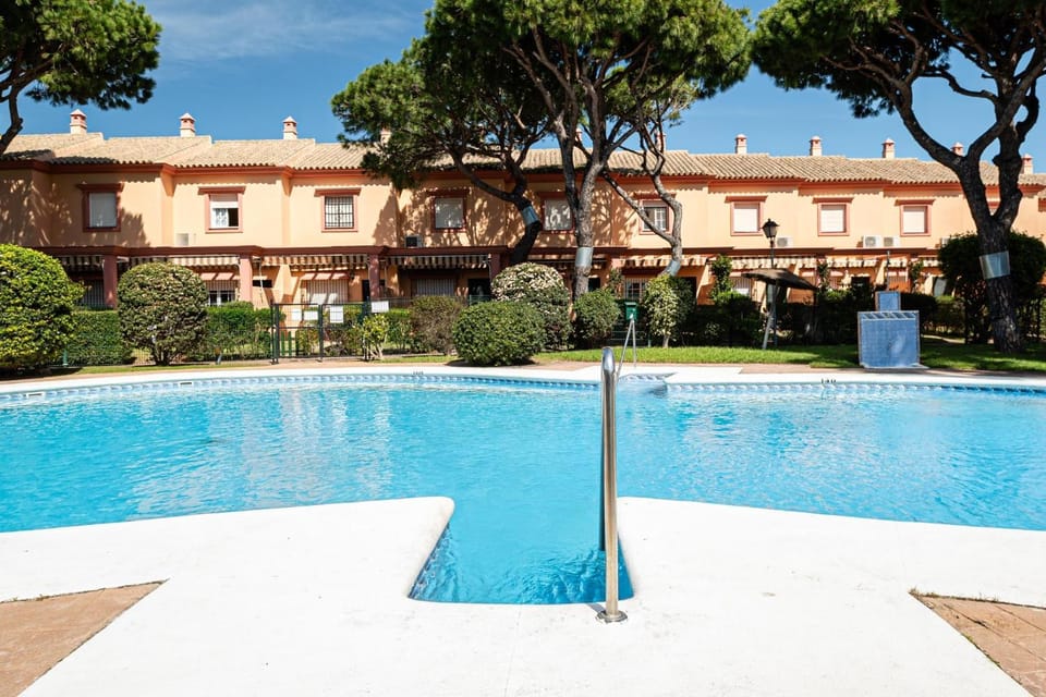 Property building, Swimming pool