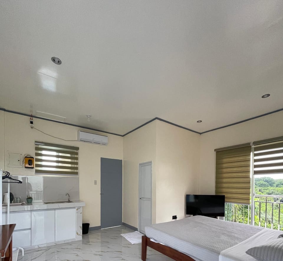 Octagon Bed and Breakfast in Nasugbu