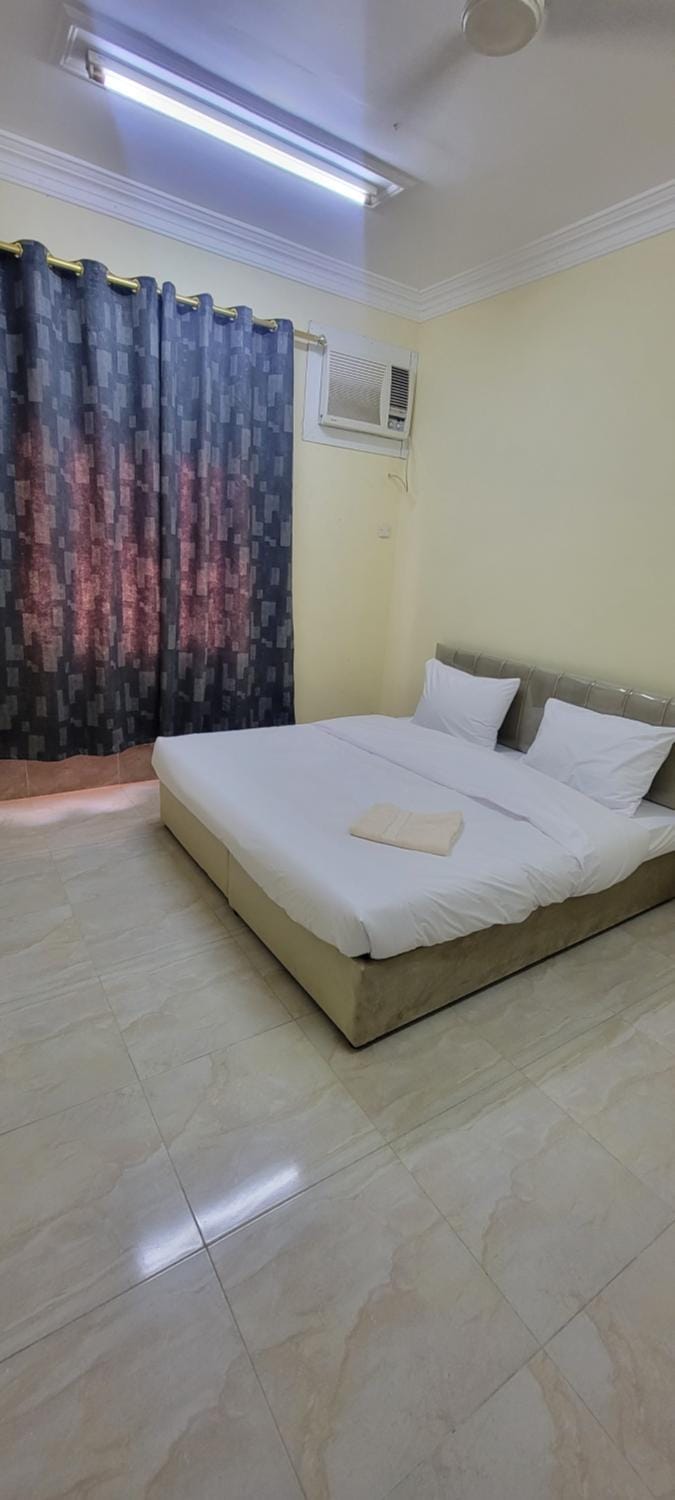 Bed, Photo of the whole room, Bedroom, air conditioner