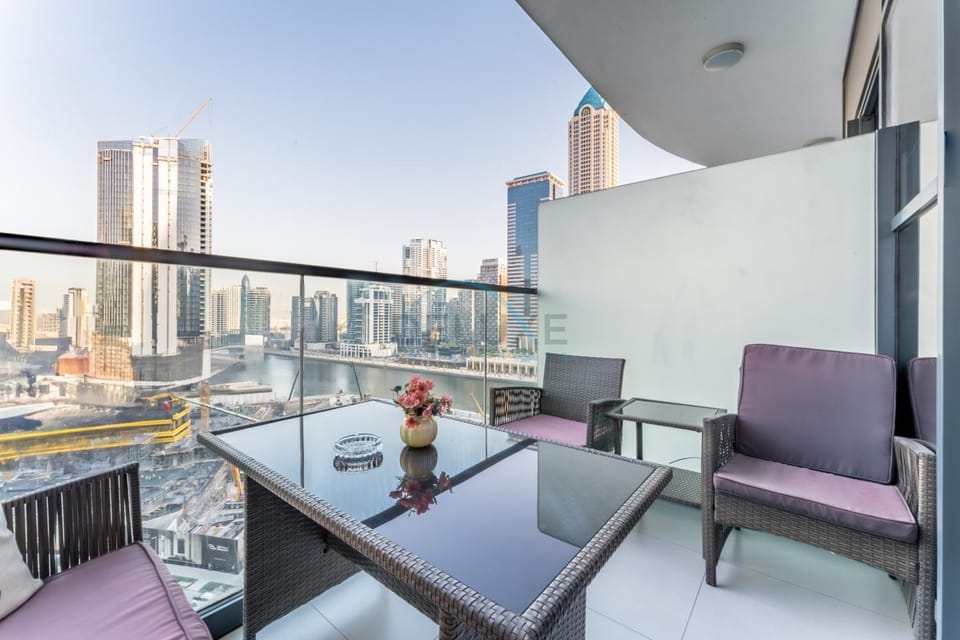 View (from property/room), Balcony/Terrace, City view, Lake view
