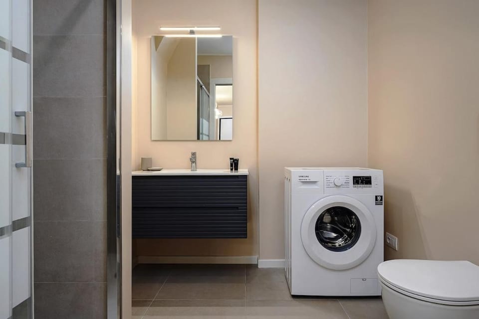 Bathroom, washing machine