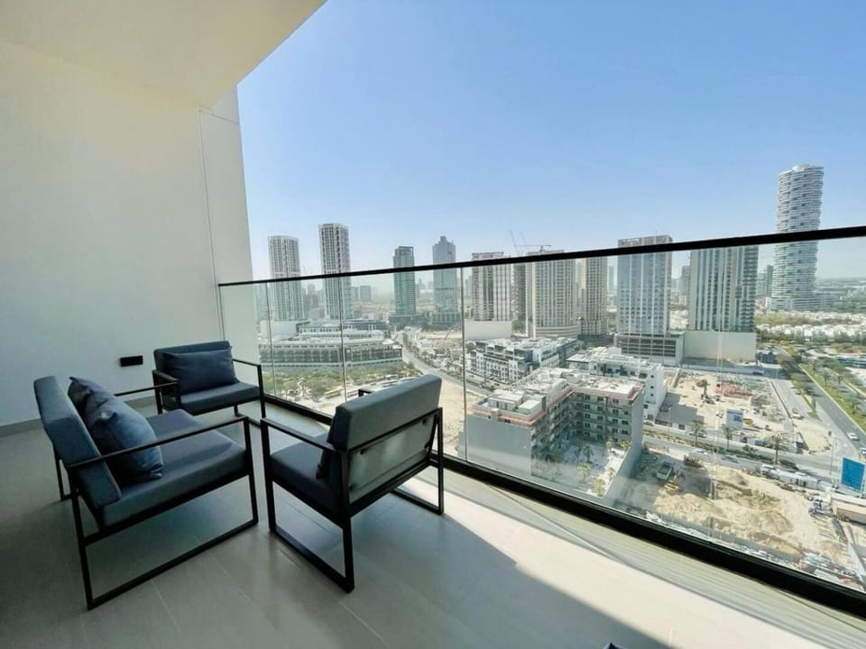 Chic Jvc 1br Pool Access, Balcony & Parking Apartment in Dubai