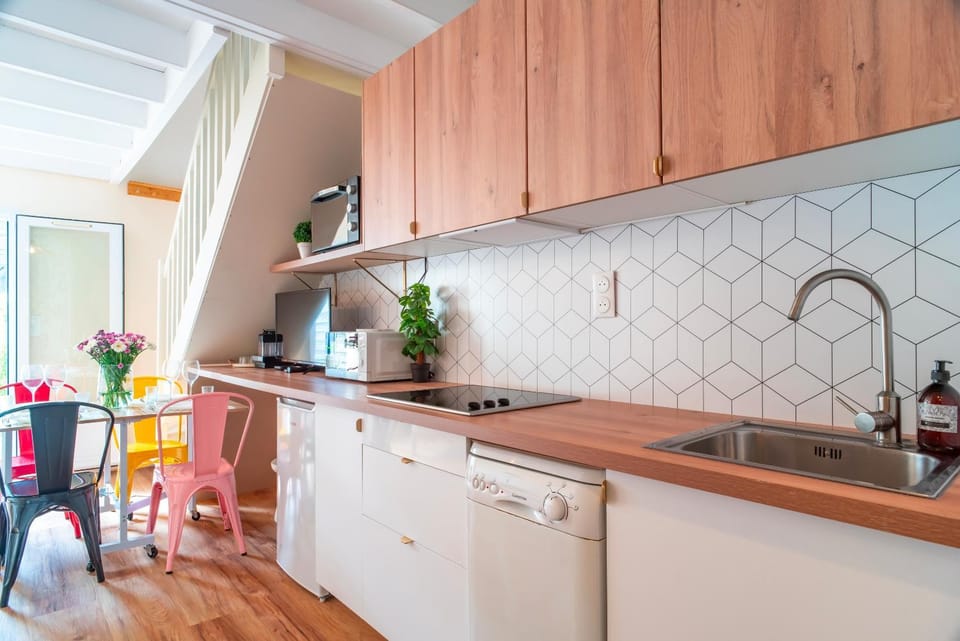 Kitchen or kitchenette, stove