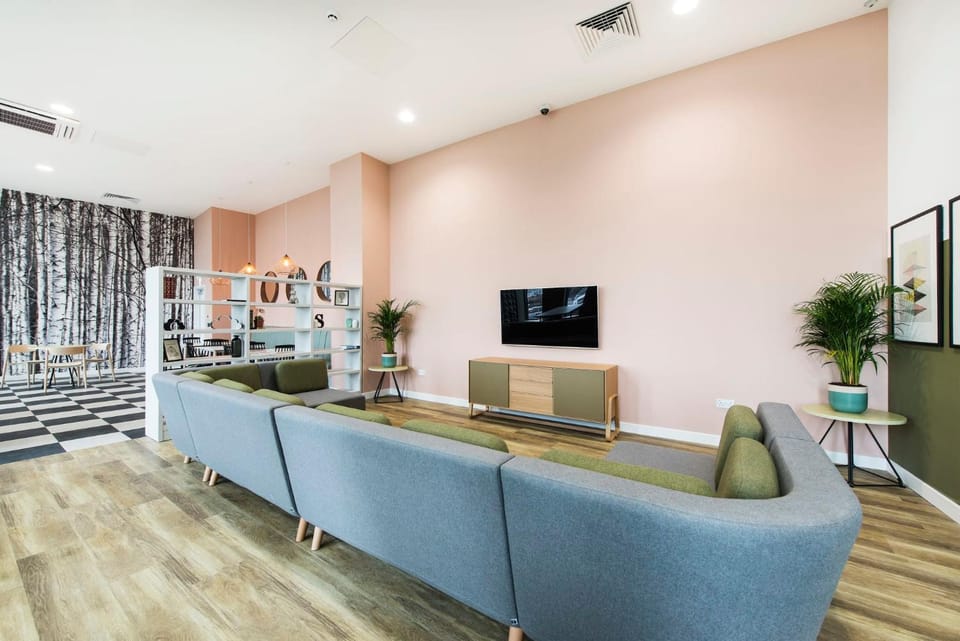 Communal lounge/ TV room