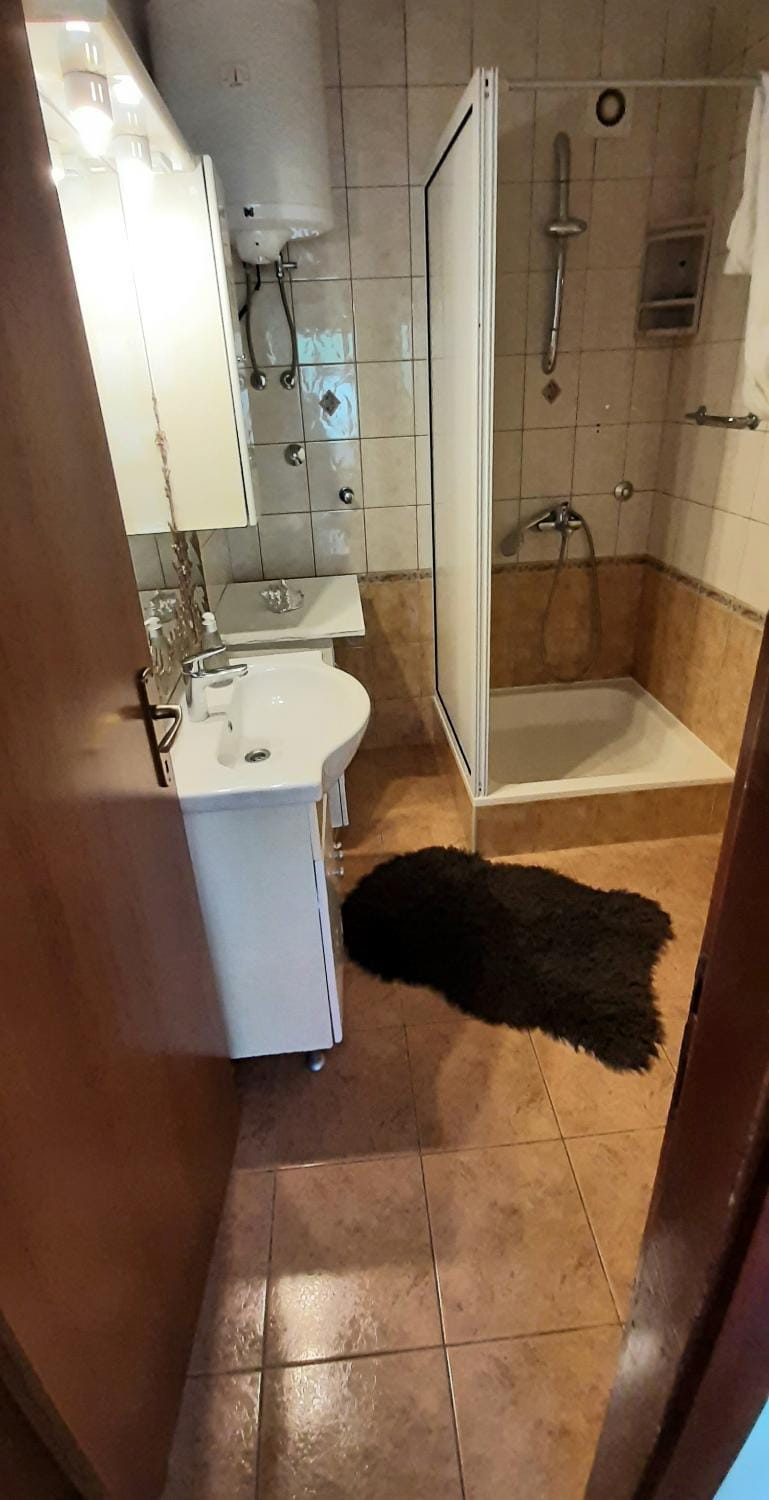 Shower, Bathroom