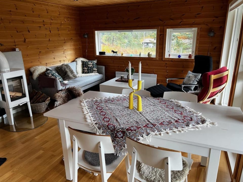 Living room, Photo of the whole room, Seating area, Dining area