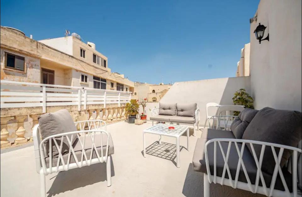 Double room 2min from Mdina in Townhouse Bed and Breakfast in Malta
