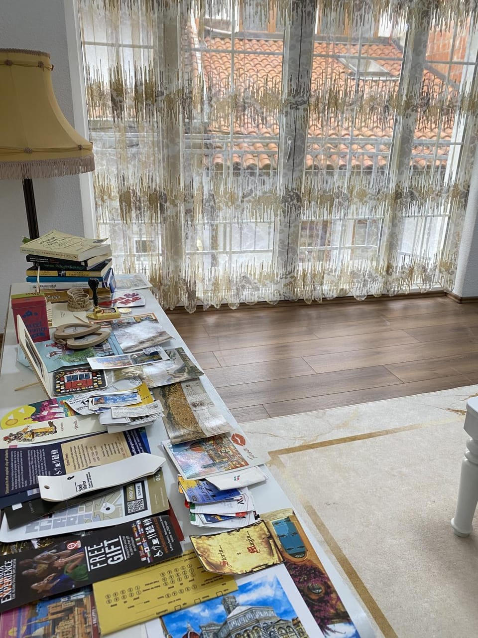 Library, Living room, Seating area