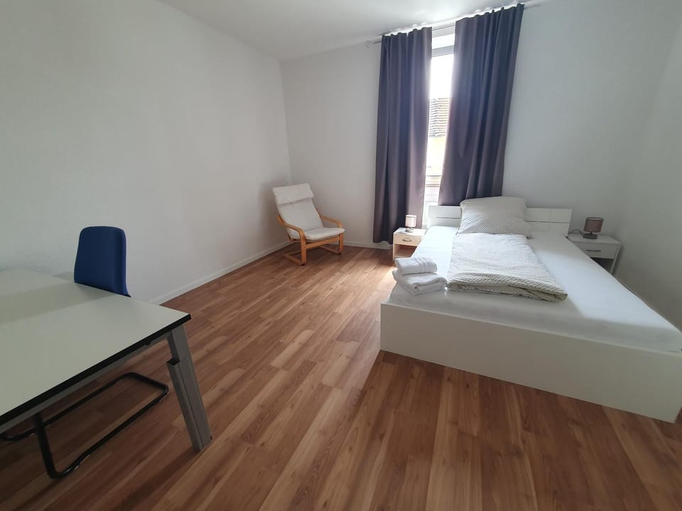 Shower, Bed, Living room, Photo of the whole room, Seating area, Bedroom, Communal kitchen, furniture, furniture, furniture, heating, heating, internet, internet, internet, soundproof, wardrobe, kitchen
