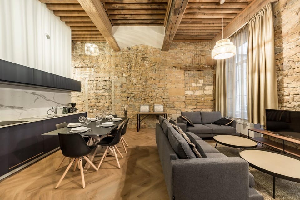 Living room, Seating area, Dining area