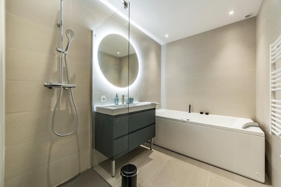 Bathroom, Bath