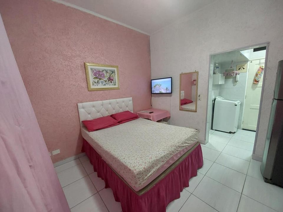 Apartamento kitnet na Praia Grande próximo ao mar Apartment in State of São Paulo