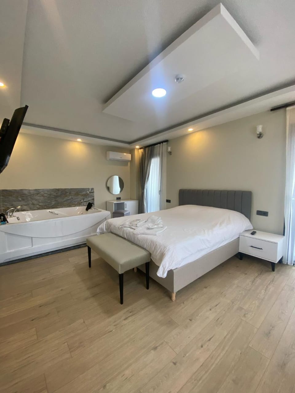 Bed, Photo of the whole room