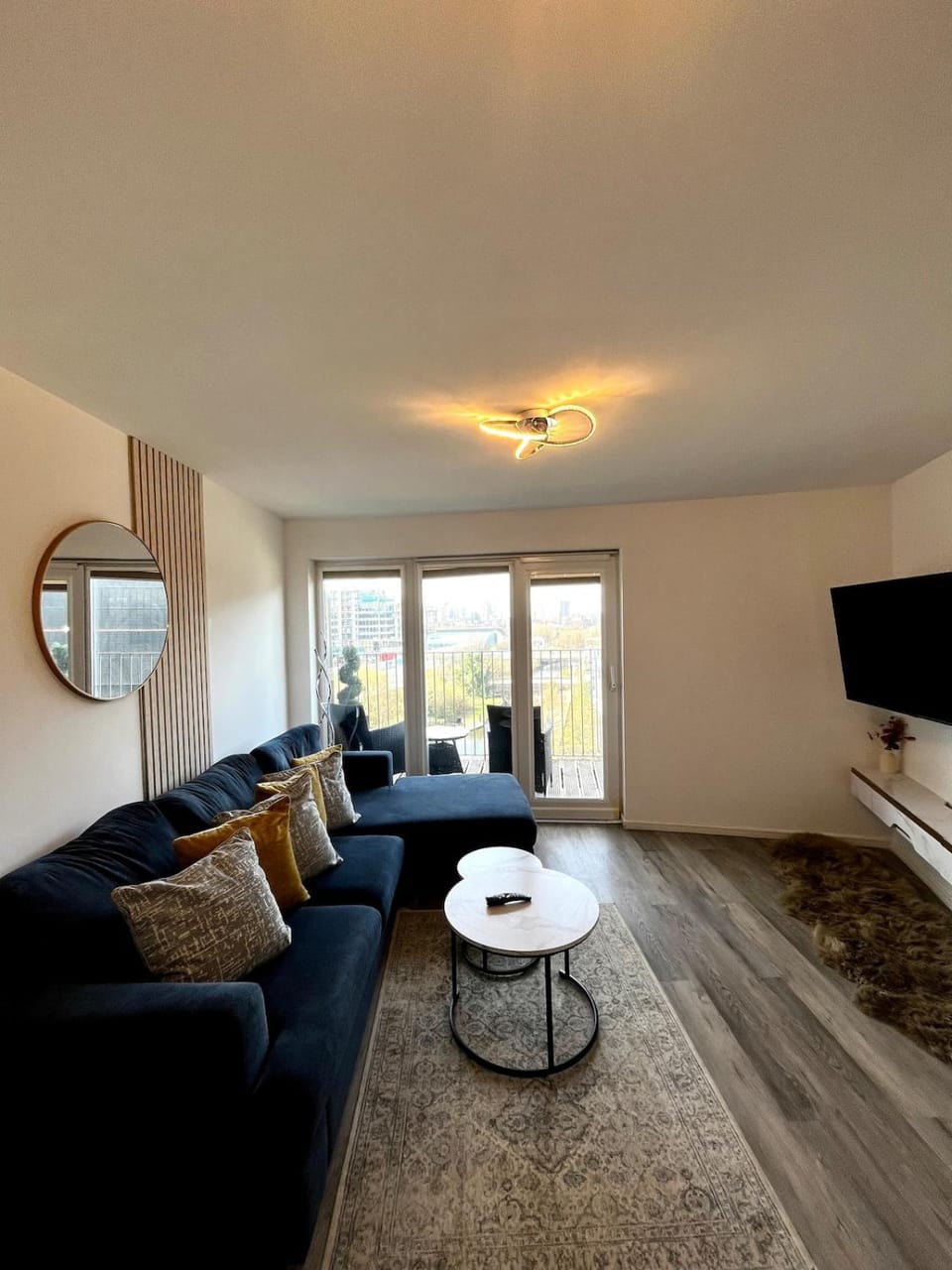 Chic 2-bed Flat - Coop Live & Ethiad Apartment in Manchester
