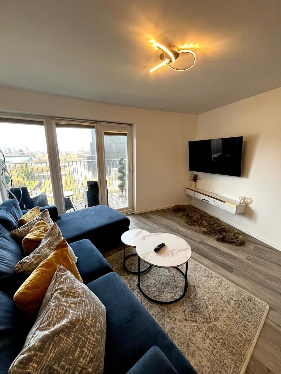Chic 2-bed Flat - Coop Live & Ethiad Apartment in Manchester
