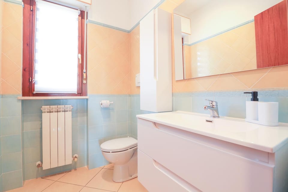 Toilet, Bathroom
