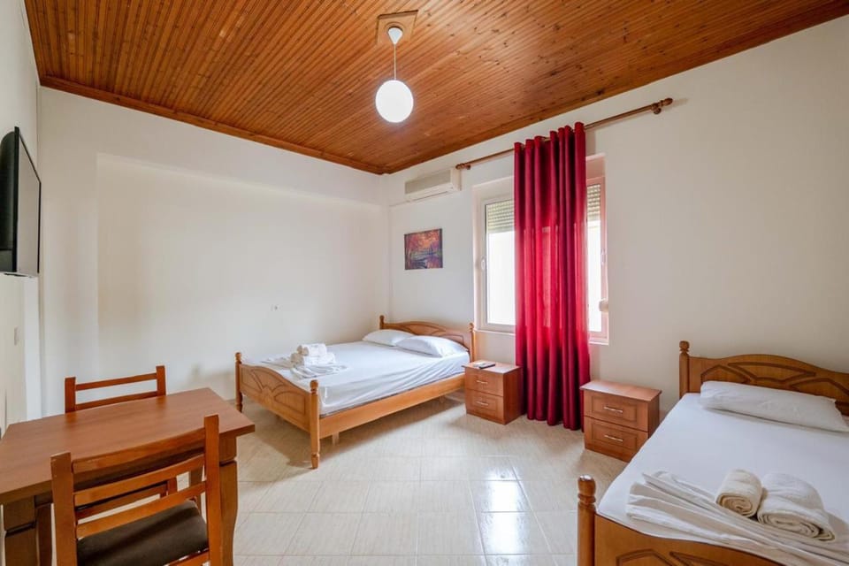 TV and multimedia, Bedroom, towels