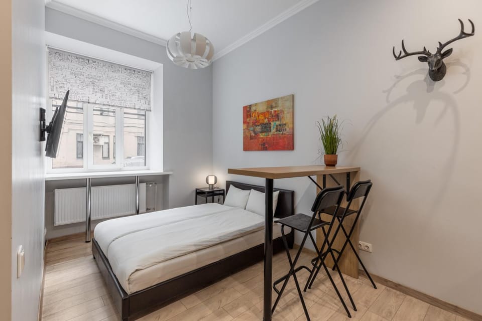Photo of the whole room, Bedroom