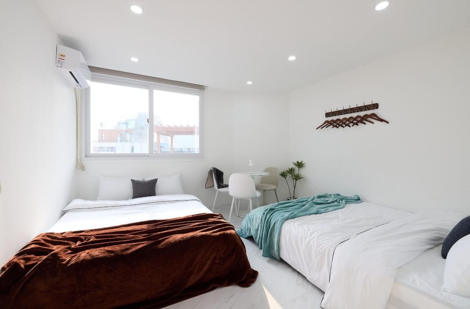 180sqm 3R 2B hongdae area Bed and Breakfast in Seoul